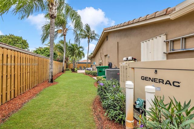 9715 SW 1st Ct, Coral Springs, FL 33071