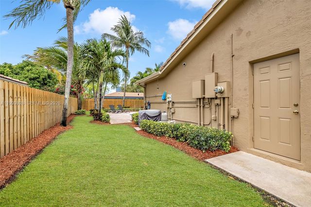 9715 SW 1st Ct, Coral Springs, FL 33071