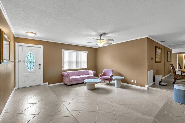 9715 SW 1st Ct, Coral Springs, FL 33071