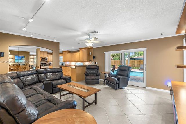 9715 SW 1st Ct, Coral Springs, FL 33071