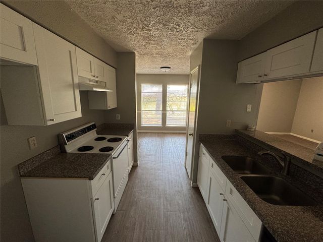 13611 Ravensway B, Cypress, TX 77429