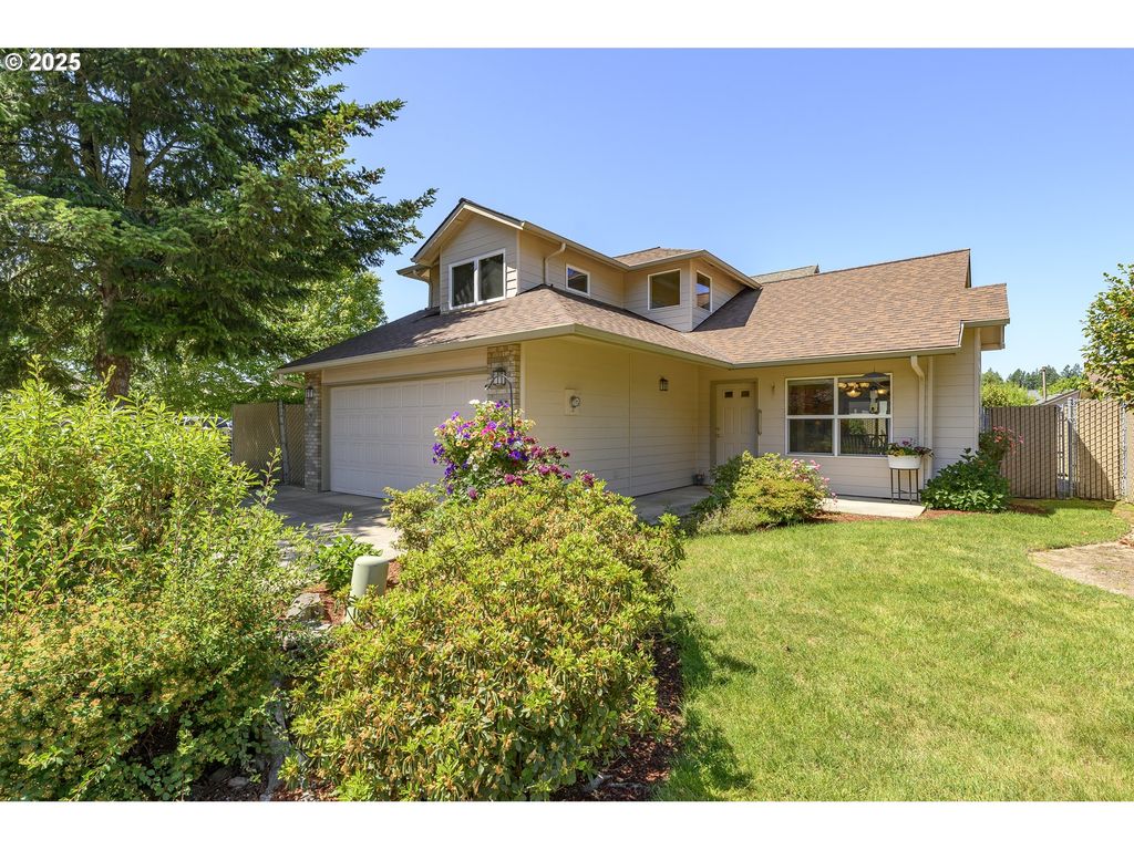 305 Ne FIRCREST Pl, Mc Minnville, OR 97128