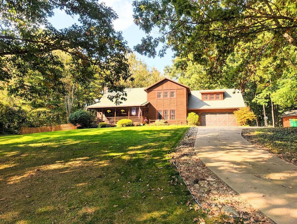 117 Old Lantern Trail, Pennfield Twp, MI 49017