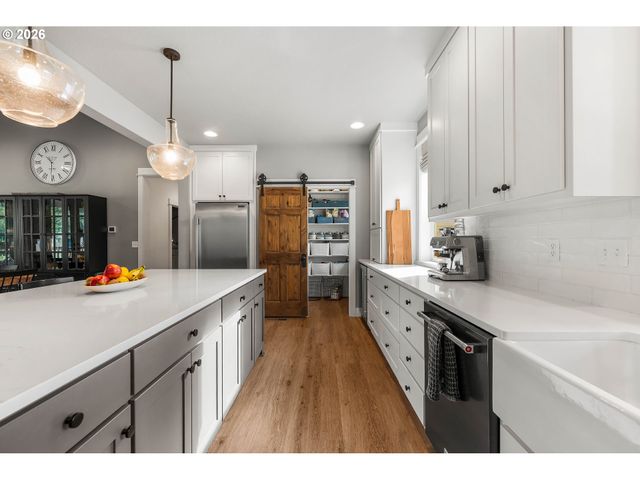 21320 S WYATT Ct, Oregon City, OR 97045