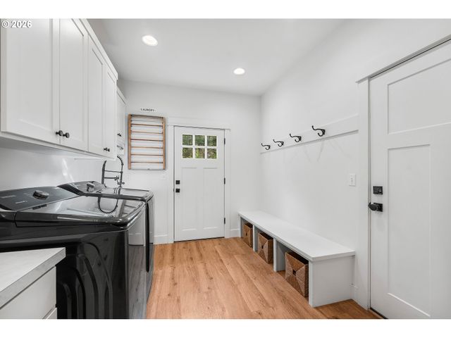 21320 S WYATT Ct, Oregon City, OR 97045