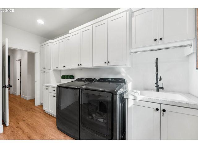 21320 S WYATT Ct, Oregon City, OR 97045