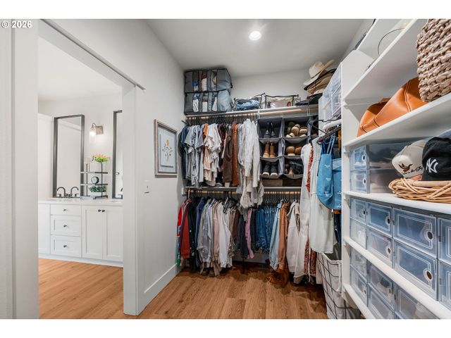 21320 S WYATT Ct, Oregon City, OR 97045