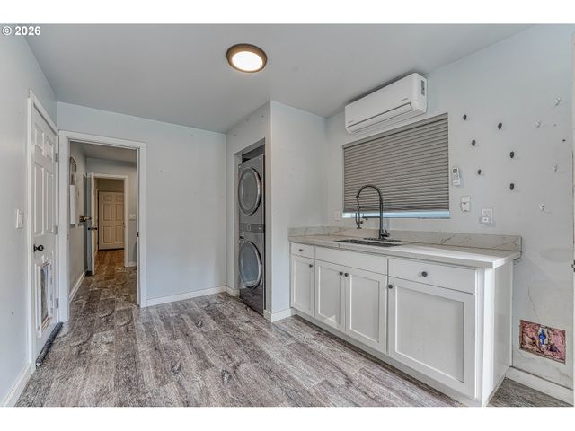 21320 S WYATT Ct, Oregon City, OR 97045