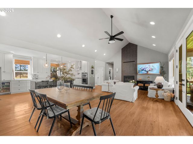 21320 S WYATT Ct, Oregon City, OR 97045