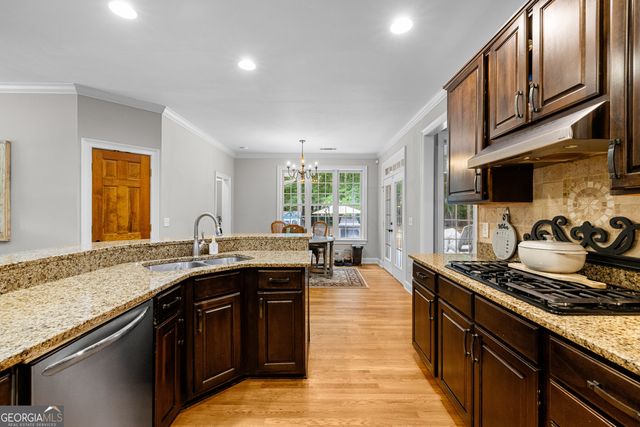127 Shoreline Circle, Newnan, GA 30263