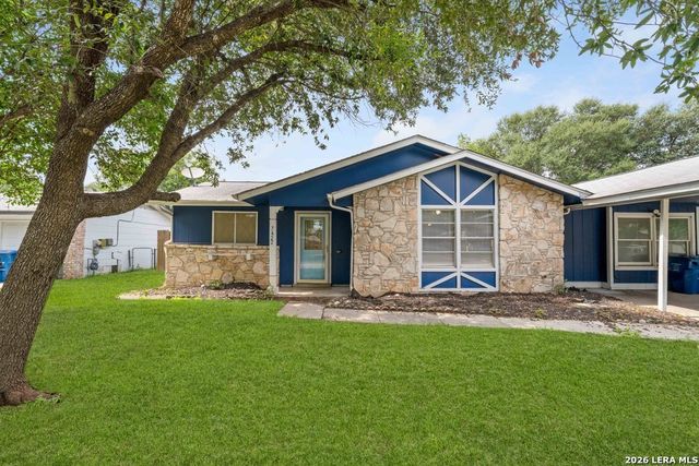 7422 Stonehouse Dr, San Antonio, TX 78227