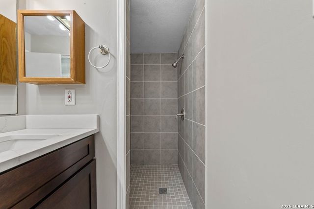 7422 Stonehouse Dr, San Antonio, TX 78227