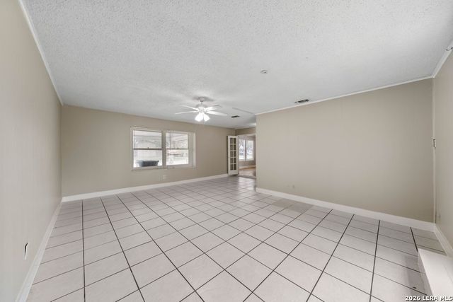 7422 Stonehouse Dr, San Antonio, TX 78227