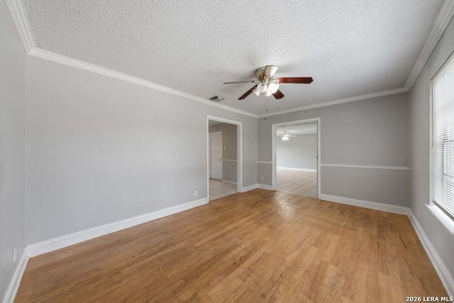 7422 Stonehouse Dr, San Antonio, TX 78227
