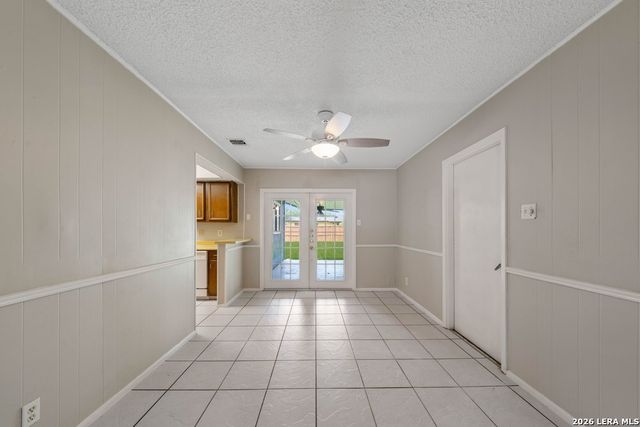7422 Stonehouse Dr, San Antonio, TX 78227