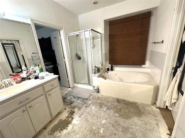 9918 Brilliant Lake Drive, Humble, TX 77396