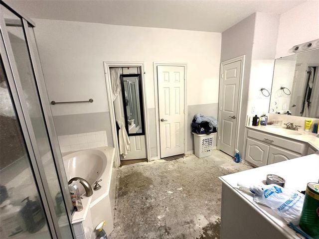 9918 Brilliant Lake Drive, Humble, TX 77396