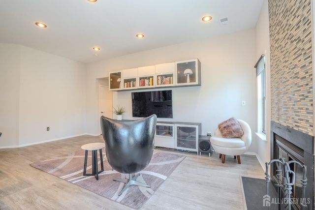 7493 Elm Court, South Brunswick, NJ 08852