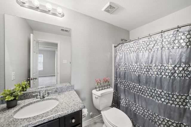 4521 Lakeside Hollow Street, Fort Worth, TX 76262