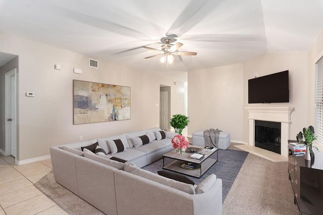 4521 Lakeside Hollow Street, Fort Worth, TX 76262