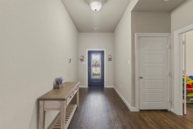 1300 Lawnview Drive, Forney, TX 75126