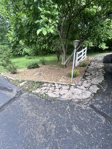 1219 Old Estill Springs Rd, Tullahoma, TN 37388