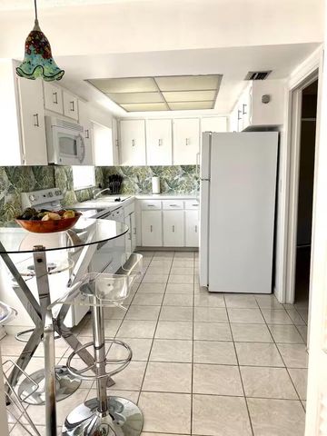 6 Lucerne Avenue 3, Lake Worth Beach, FL 33460