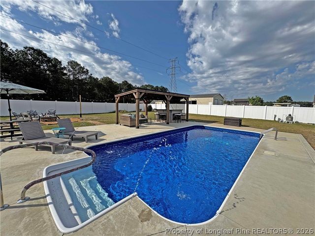 175 Sandspur Court, Raeford, NC 28376