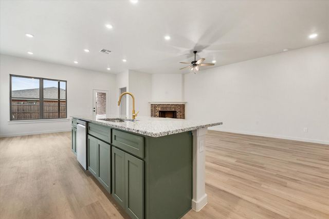 2001 Cottonwood Avenue, Wolfforth, TX 79382