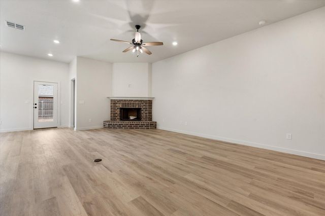 2001 Cottonwood Avenue, Wolfforth, TX 79382