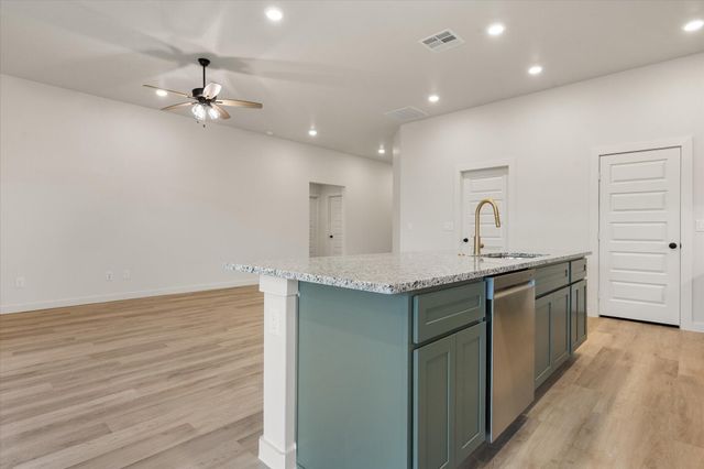 2001 Cottonwood Avenue, Wolfforth, TX 79382