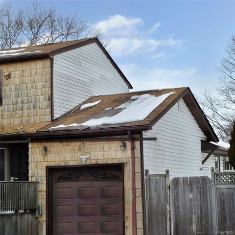 639 5th Street, Ronkonkoma, NY 11779