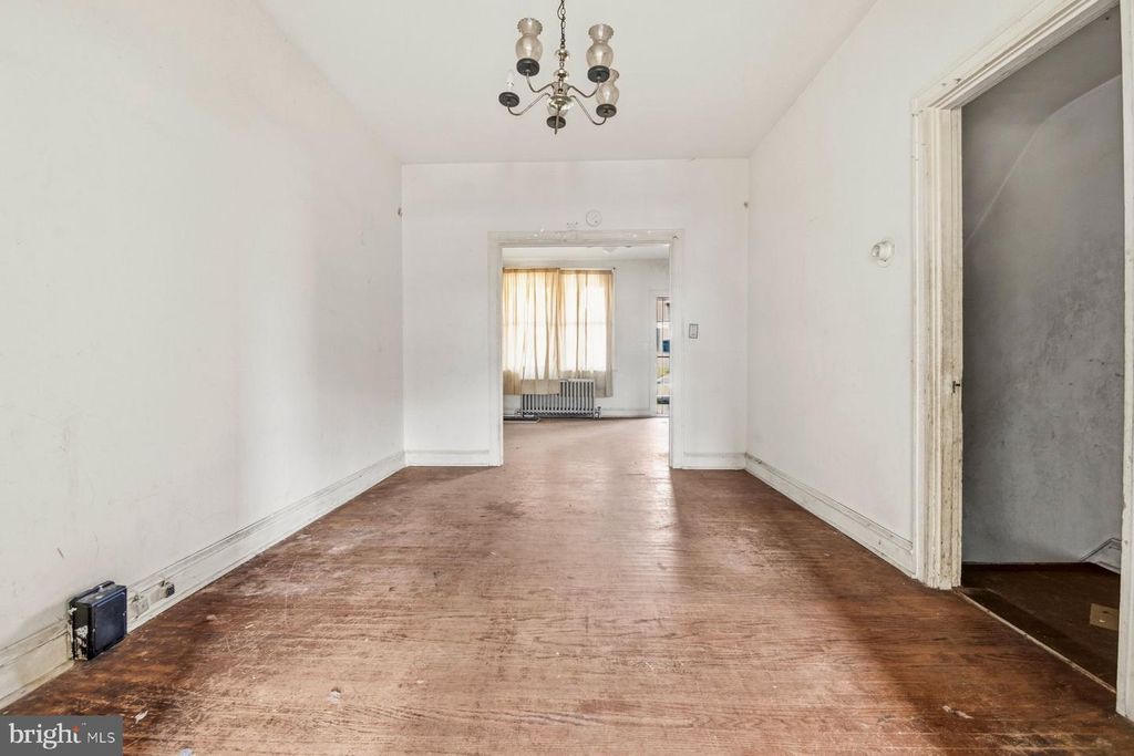 Image 11 of property listing at 2613 BERYL AVE, Baltimore, MD 21205