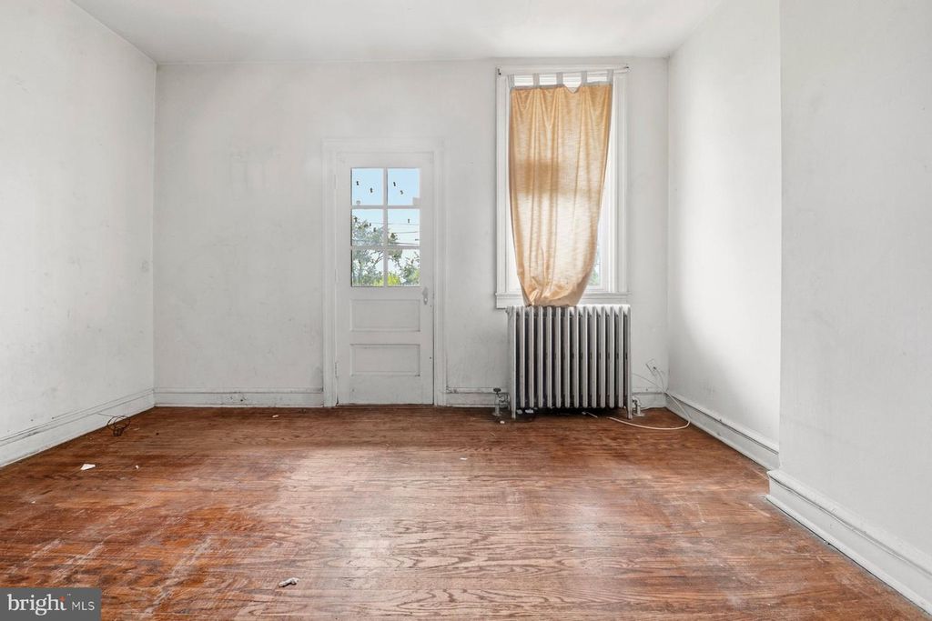 Image 12 of property listing at 2613 BERYL AVE, Baltimore, MD 21205