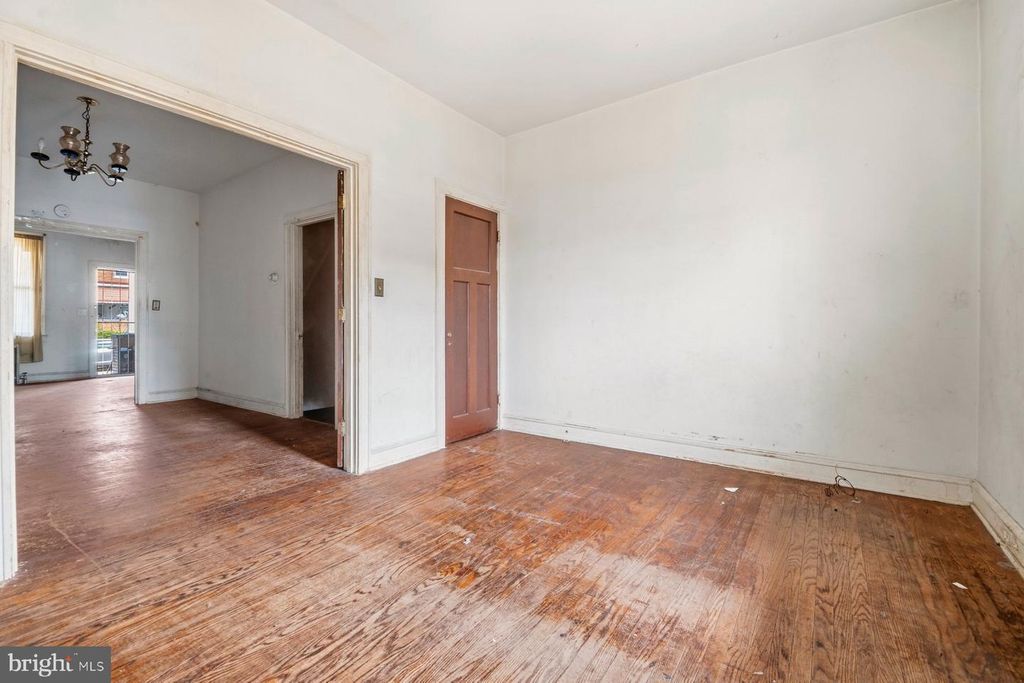 Image 13 of property listing at 2613 BERYL AVE, Baltimore, MD 21205