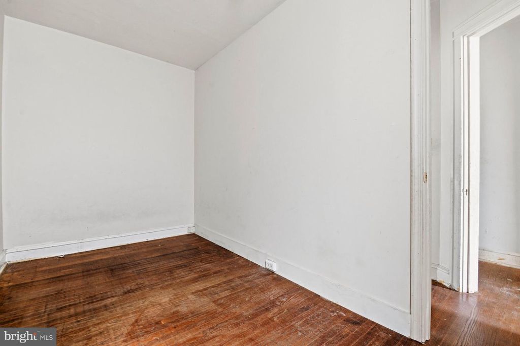 Image 17 of property listing at 2613 BERYL AVE, Baltimore, MD 21205