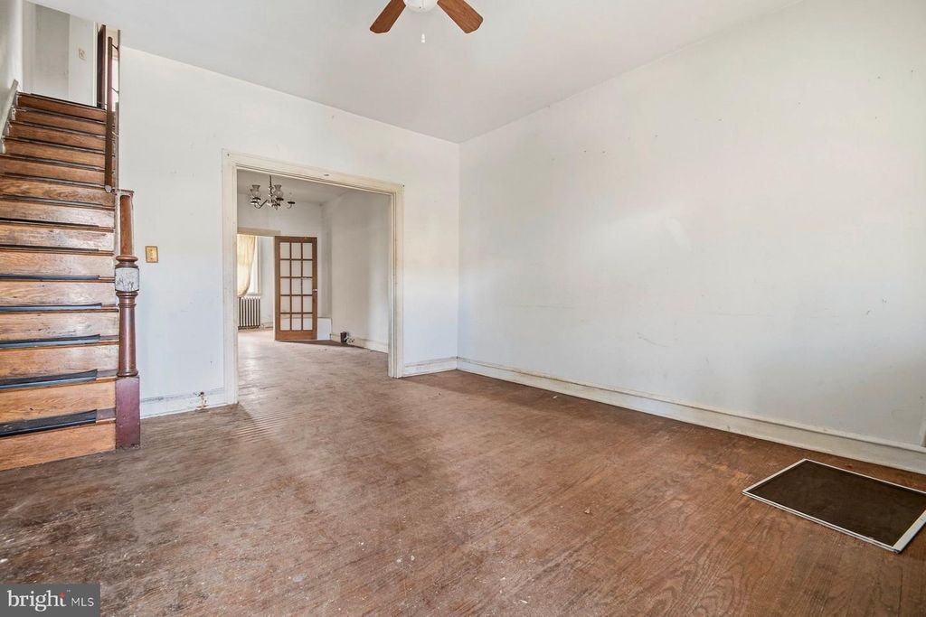 Image 7 of property listing at 2613 BERYL AVE, Baltimore, MD 21205
