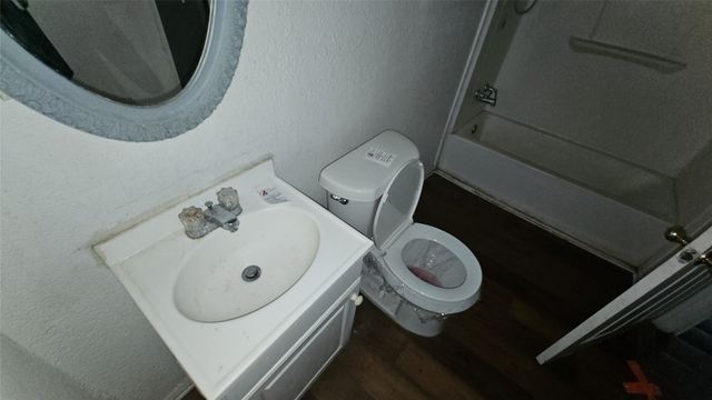 7213 Pawnee Trail, Lake Worth, TX 76135