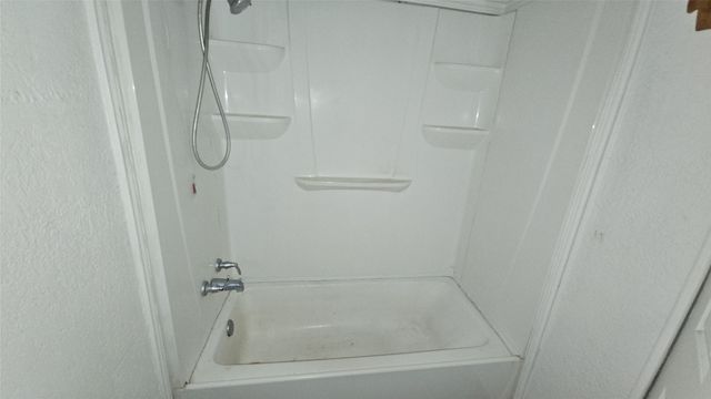 7213 Pawnee Trail, Lake Worth, TX 76135