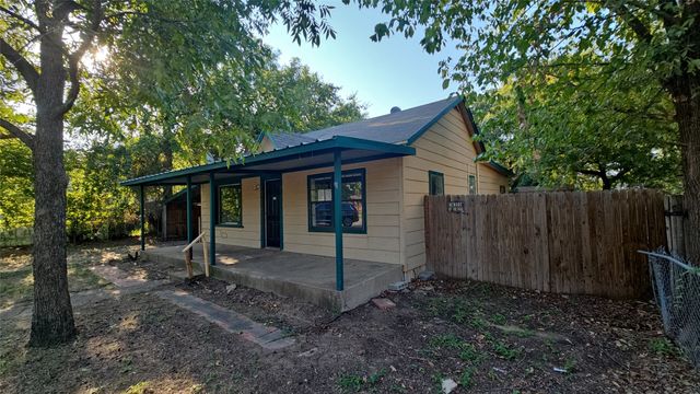 7213 Pawnee Trail, Lake Worth, TX 76135