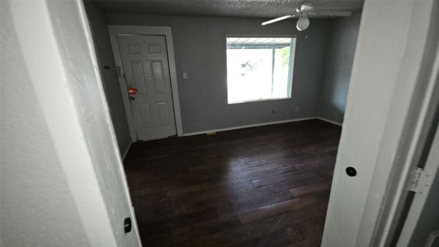 7213 Pawnee Trail, Lake Worth, TX 76135