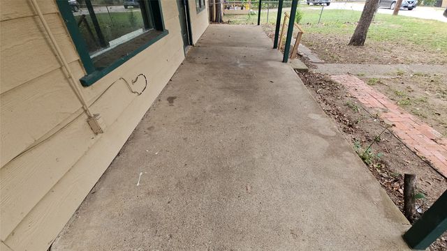 7213 Pawnee Trail, Lake Worth, TX 76135