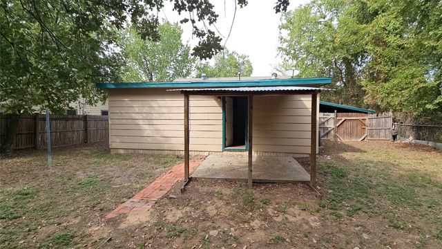 7213 Pawnee Trail, Lake Worth, TX 76135