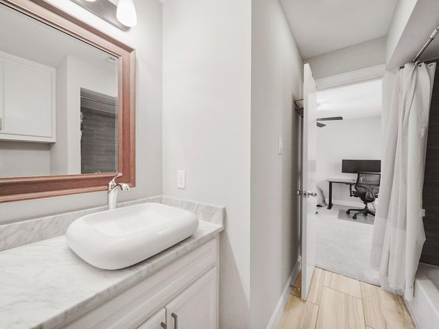 526 Westcross Street, Houston, TX 77018