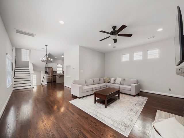 526 Westcross Street, Houston, TX 77018