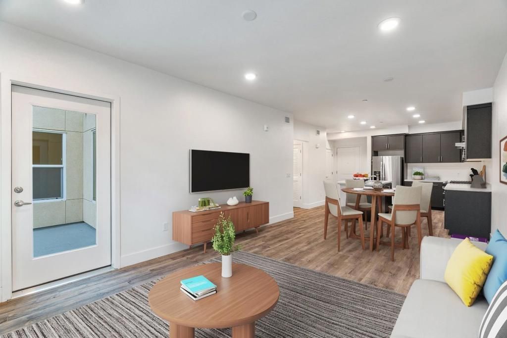 Image 3 of property listing at 1853 Almaden Road 222, San Jose, CA 95125