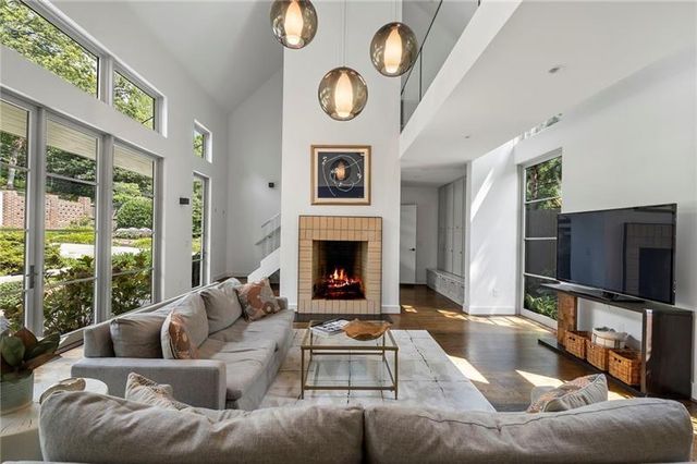 123 Peachtree Circle, Atlanta, GA 30309