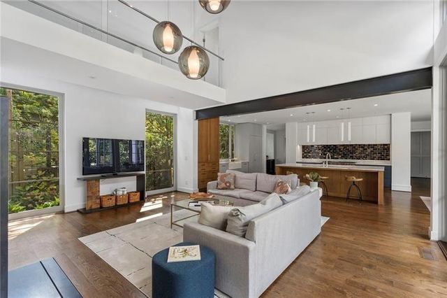 123 Peachtree Circle, Atlanta, GA 30309