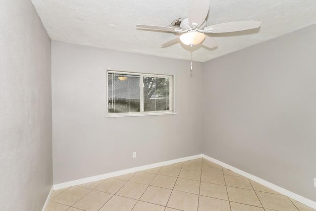 1303 W Phillips Street, Alvin, TX 77511