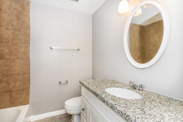 1303 W Phillips Street, Alvin, TX 77511